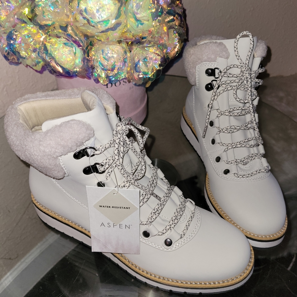 Aspen Women's White Water-Resistant Lace-Up Winter Boots
